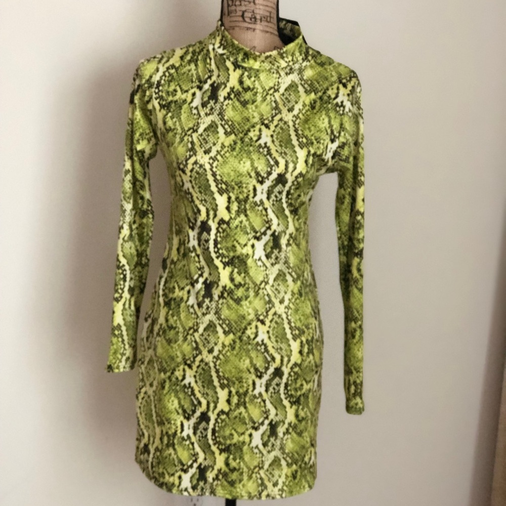 Green and black snake print dress - Picture 6 of 8